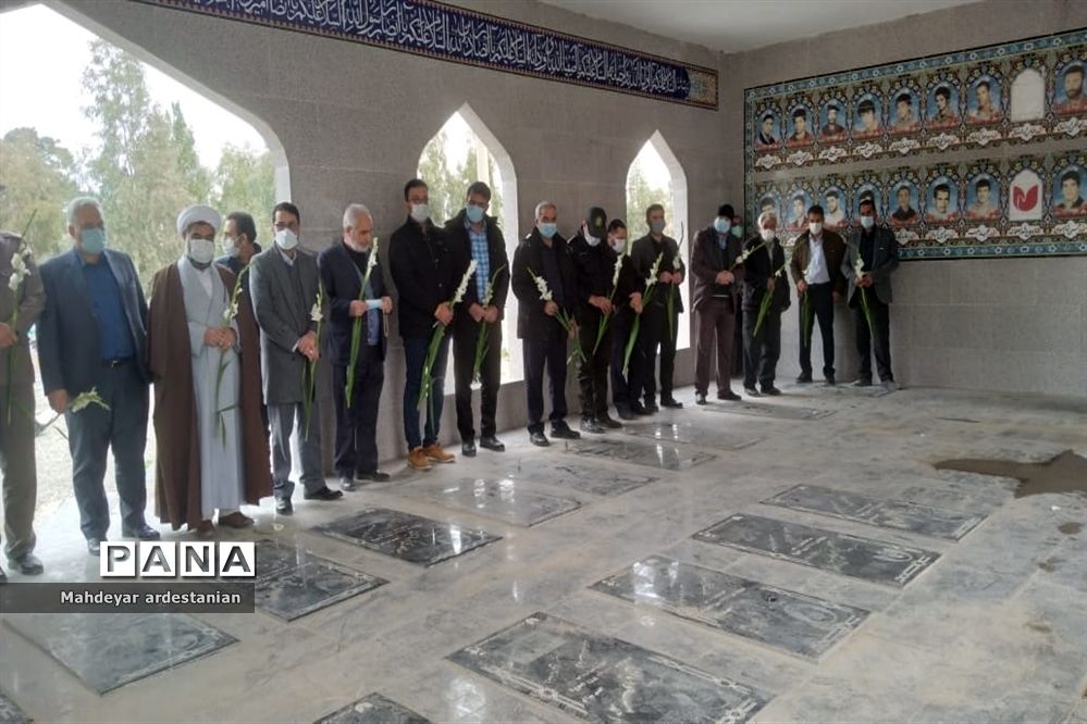 عطرافشانی و گلباران مزار شهدای جوادآباد