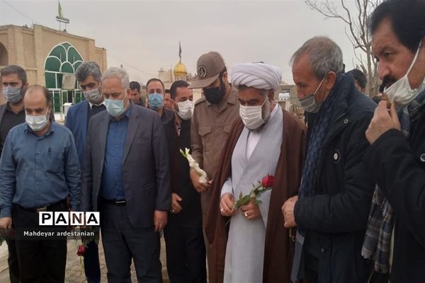 عطرافشانی و گلباران مزار شهدای جوادآباد