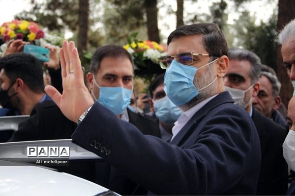 گلباران مزار شهدا در بهشت زهرای تهران