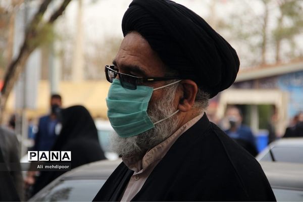 گلباران مزار شهدا در بهشت زهرای تهران