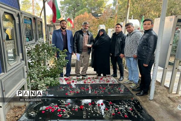 غبارروبی و عطر افشانی مزار شهدای  فشافویه