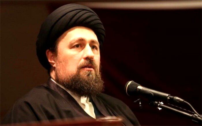 همه باید پشت سر یک فرمانده و در یک مسیر گام برداریم