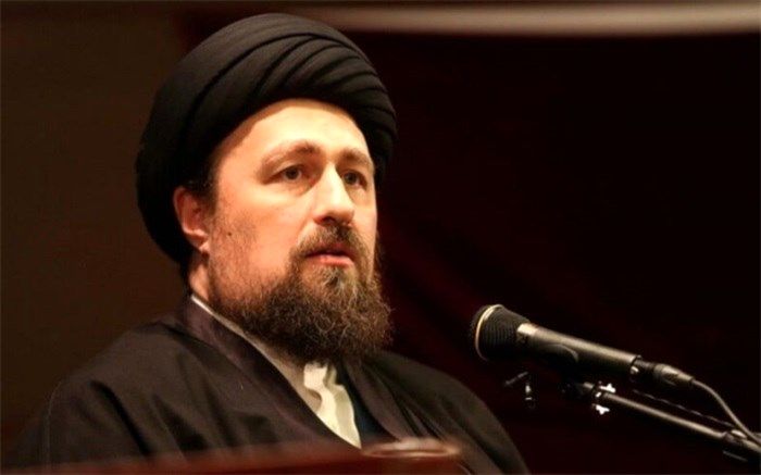 همه باید پشت سر یک فرمانده و در یک مسیر گام برداریم