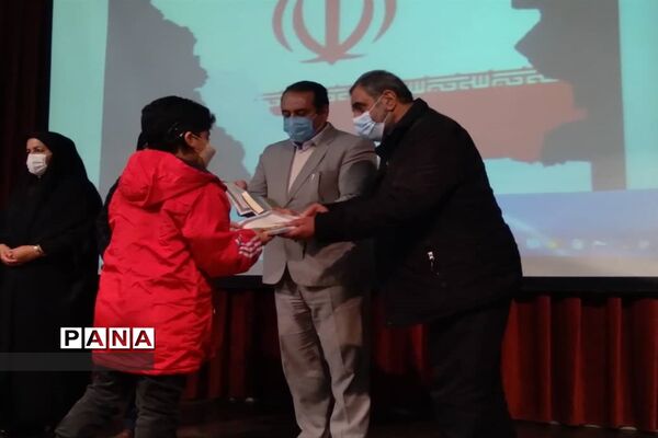 افتتاح نمایشگاه هنرهای دستی بانوان در شهرستان ساوجبلاغ