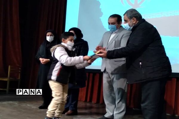 افتتاح نمایشگاه هنرهای دستی بانوان در شهرستان ساوجبلاغ