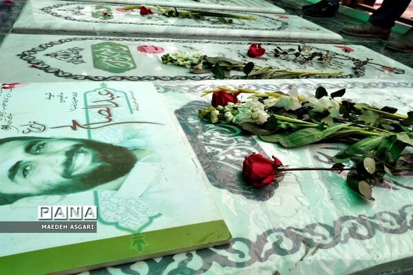 آیین مهمانی لاله ها در قم به مناسبت دهه فجر-2