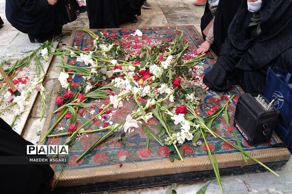 آیین مهمانی لاله ها در قم به مناسبت دهه فجر-2
