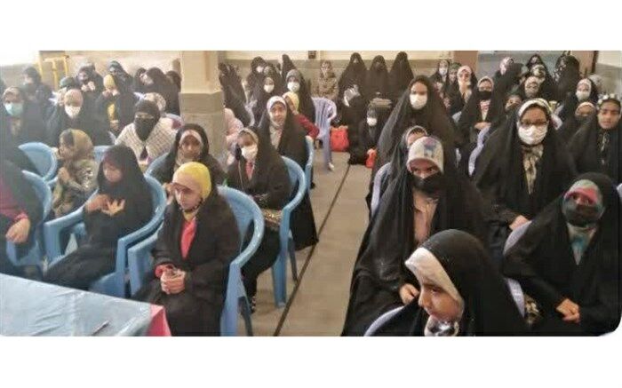 گردهمایی دختران دهه هشتادی بخش مرکزی قم به‌مناسبت دهه فجر