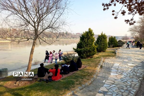 استقبال شهروندان اصفهانی از بازگشایی زاینده‌رود خروشان