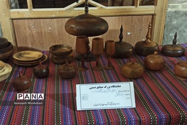 برگزاری نمایشگاه کارآفرینان و مشاغل خانگی در نی ریز