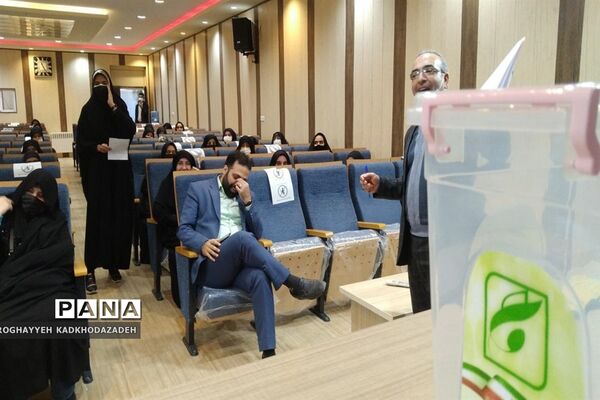 انتخابات مجلس دانش‌آموزی دختران ناحیه یک قم