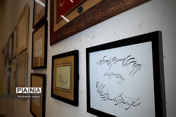 افتتاح نمایشگاه هنری «طلیعه فجر» در شهرستان قرچک