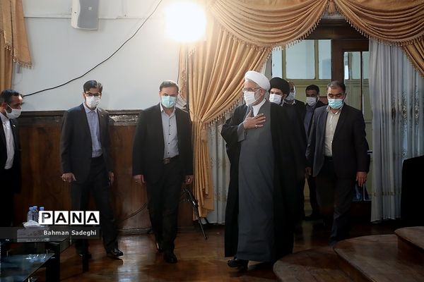 مراسم تحلیف نخستین دوره میانجیگری