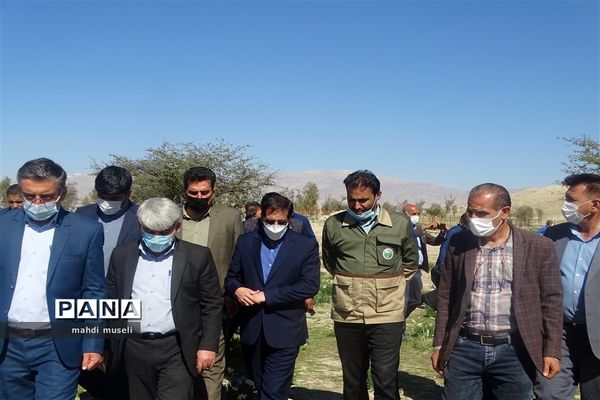 سفر یک روزه معاون استاندار و فرماندار ویژه شهرستان کازرون به بخش جره و بالاده