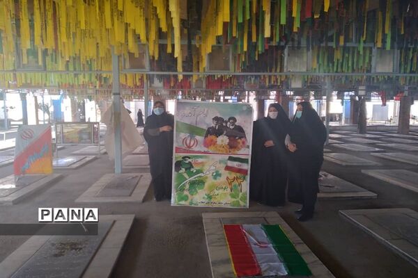 مراسم عطر افشانی و غبار روبی مزار شهدا در اهواز
