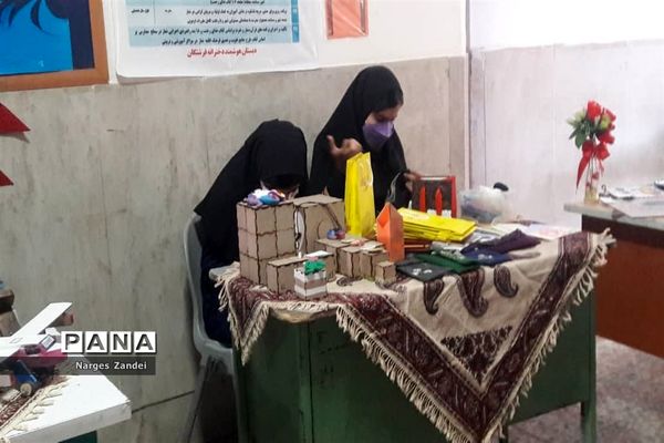 نمایشگاه دست سازه‌های دانش‌آموزی مدارس ملارد