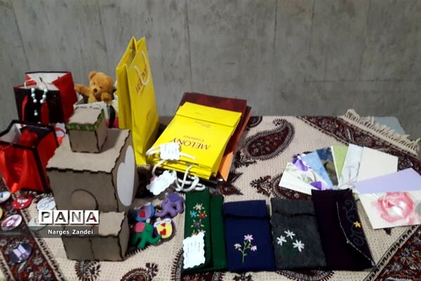 نمایشگاه دست سازه‌های دانش‌آموزی مدارس ملارد