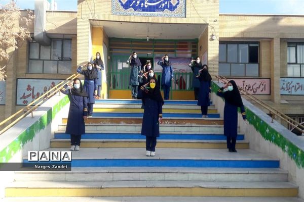 نمایشگاه دست سازه‌های دانش‌آموزی مدارس ملارد