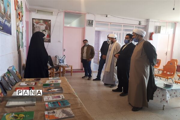 افتتاح نمایشگاه مدرسه  انقلاب ابرکوه