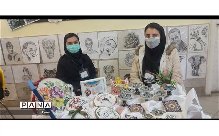 بازارچه و جشنواره کارآفرینی دانش آموزان در مدرسه یاس نبی منطقه ۶ شهر تهران