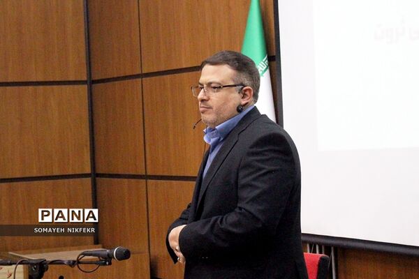 وبینار زنگ دانش با موضوع روانشناسی ثروت در  اداره‌کل شهرستان‌های تهران