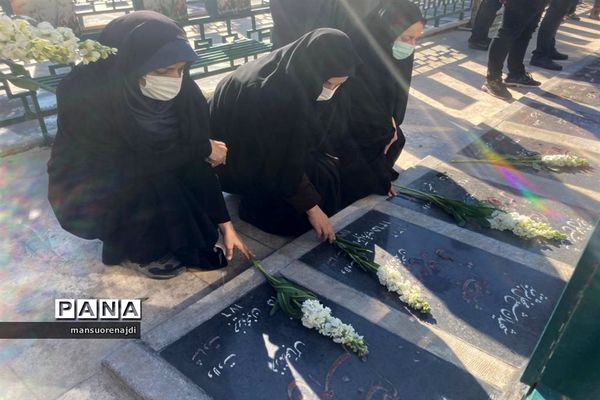 یاوران انقلاب منطقه یک در میهمانی لاله‌ها