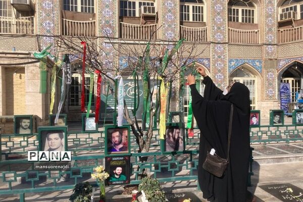 یاوران انقلاب منطقه یک در میهمانی لاله‌ها