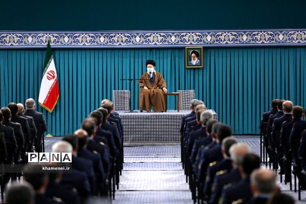 دیدار فرماندهان و کارکنان نیروی هوایی و پدافند هوایی ارتش با رهبر انقلاب