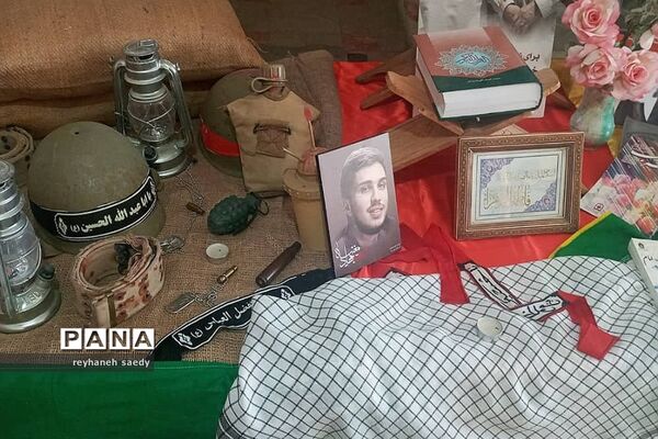 برپایی نمایشگاه انقلاب درمدارس دماوند