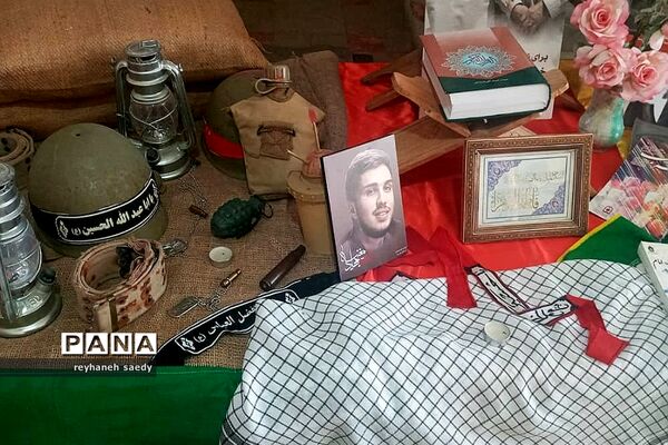 برپایی نمایشگاه انقلاب درمدارس دماوند