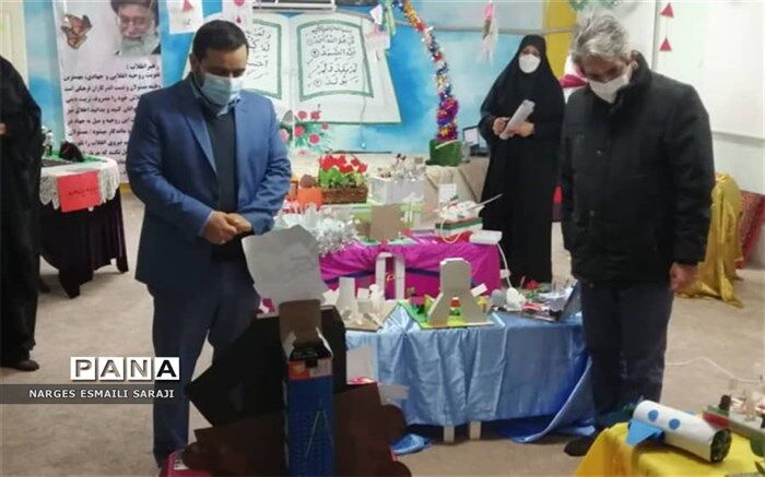 هدف از برپایی نمایشگاه‌های دست‌سازه‌های هنری، معرفی هنر دانش‌آموزان  است