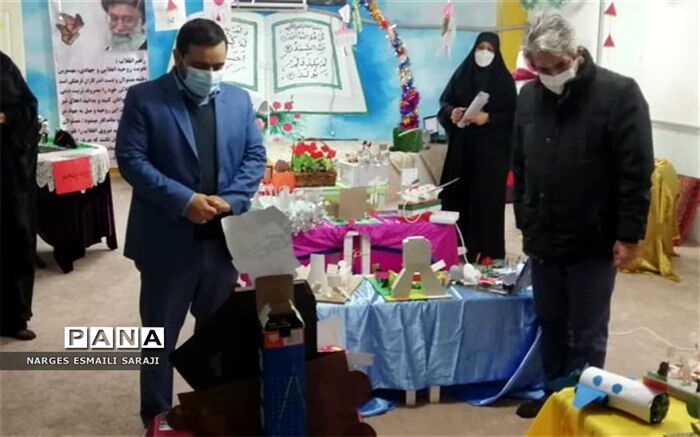 هدف از برپایی نمایشگاه‌های دست‌سازه‌های هنری، معرفی هنر دانش‌آموزان  است