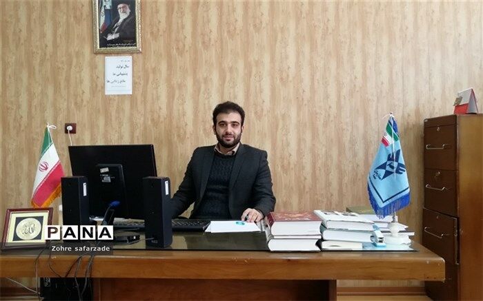 آموزش و پرورش متعهد و مسئول اشاعه فرهنگ شعر و ادب است