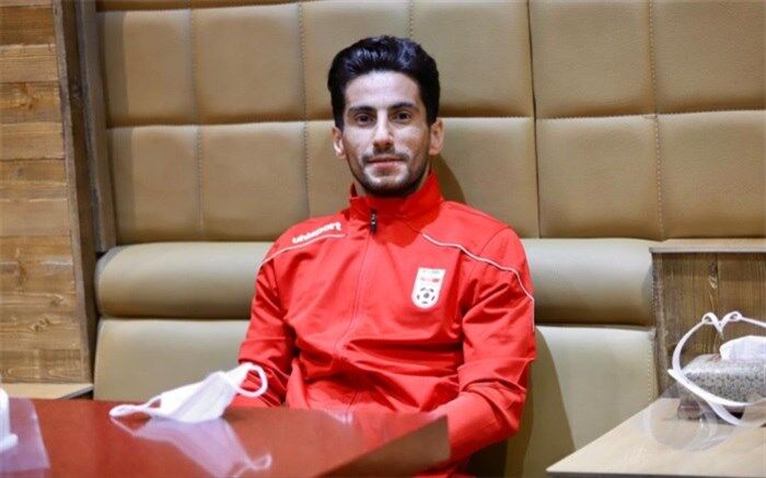 مدافع اخراجی پرسپولیس از هوادارن عذرخواهی کرد