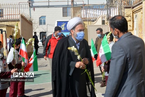 افتتاحیه طرح مداخلات درمانی و توان بخشی و غربالگری دانش‌آموزان مدارس حاشیه شهرآموزش و پرورش ناحیه یک