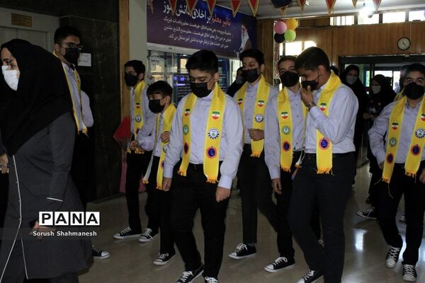 برپایی نمایشگاه عکس انقلابی در اداره‌کل آموزش و پرورش فارس