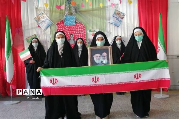 نمایشگاه مدرسه انقلاب درپاکدشت