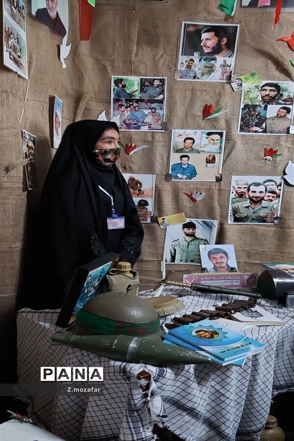 نمایشگاه مدرسه انقلاب درپاکدشت