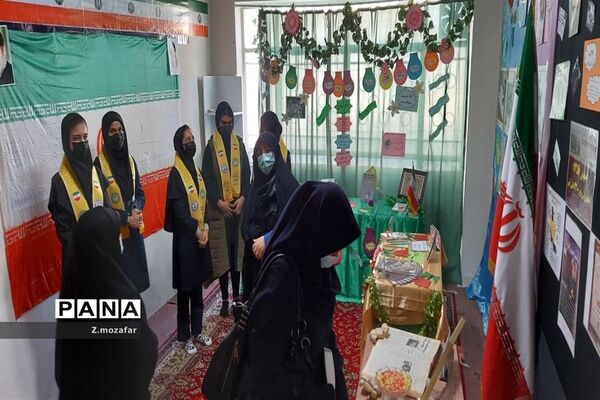 نمایشگاه مدرسه انقلاب درپاکدشت