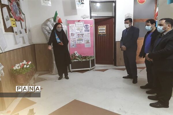 نمایشگاه دستاوردهای انقلاب در دبیرستان شاهد عصمت ناحیه 3 کرج