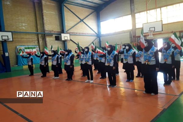 نمایشگاه دستاوردهای انقلاب در دبیرستان شاهد عصمت ناحیه 3 کرج