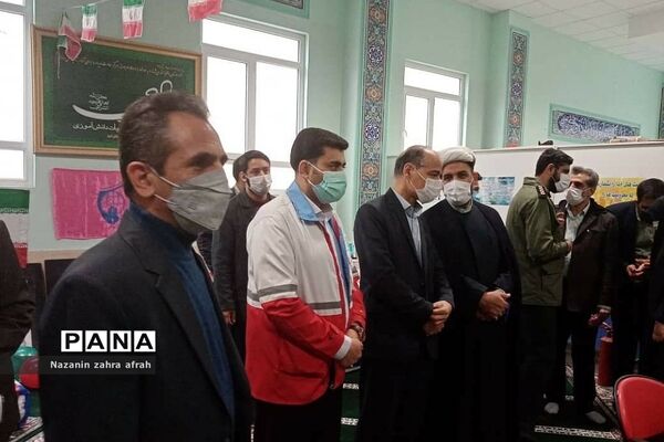 بازدید رئیس اتحادیه انجمن‌های اسلامی تهران از نمایشگاه‌های انقلاب مدارس رودهن