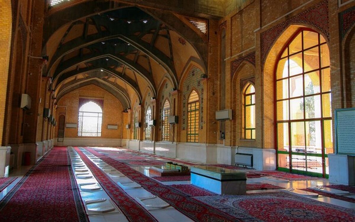 عطر عاشقی به‌صورت زنده از گلزار شهدا روی آنتن می‌رود