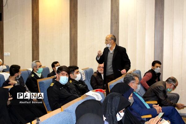 مراسم جشن انقلاب در آموزش و پرورش ناحیه یک قم