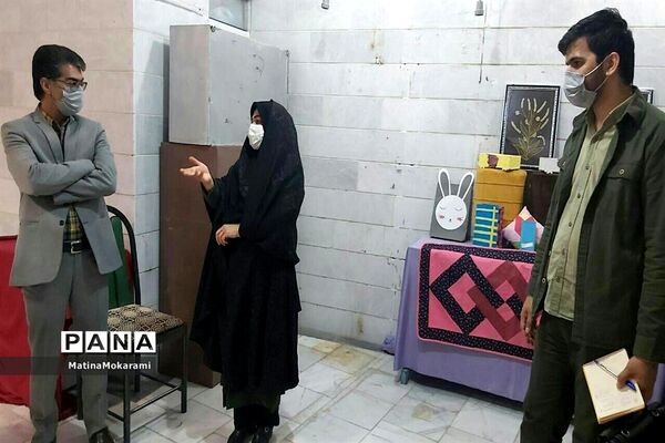نمایشگاه دست سازه های هنرستان تلاش کاشمر راهی برای اشتغال آیندگان