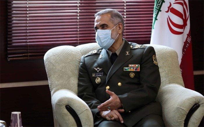 پیام تبریک وزیر دفاع به امیر حاتمی