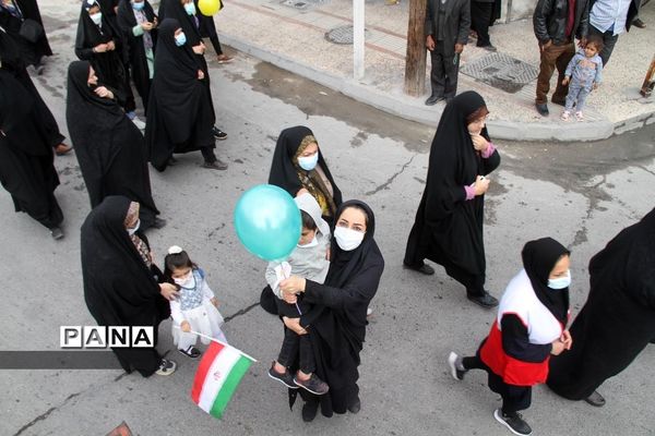 حضور پرشور دانش‌آموزان و فرهنگیان بهبهانی در راهپیمایی یوم الله 22 بهمن ماه