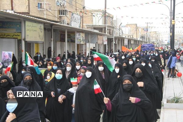 حضور پرشور دانش‌آموزان و فرهنگیان بهبهانی در راهپیمایی یوم الله 22 بهمن ماه