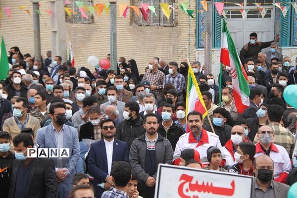 حضور پرشور دانش‌آموزان و فرهنگیان بهبهانی در راهپیمایی یوم الله 22 بهمن ماه