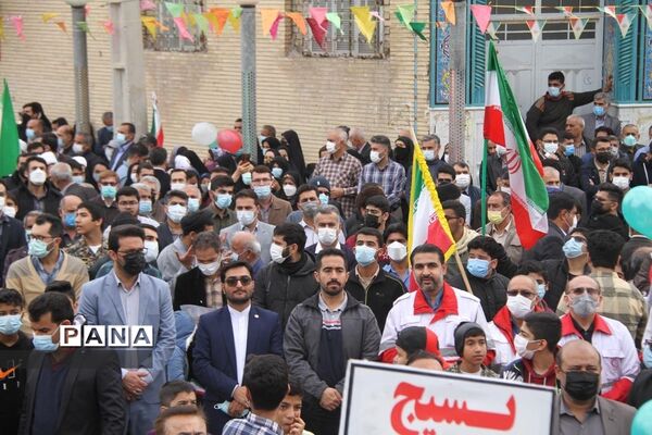 حضور پرشور دانش‌آموزان و فرهنگیان بهبهانی در راهپیمایی یوم الله 22 بهمن ماه